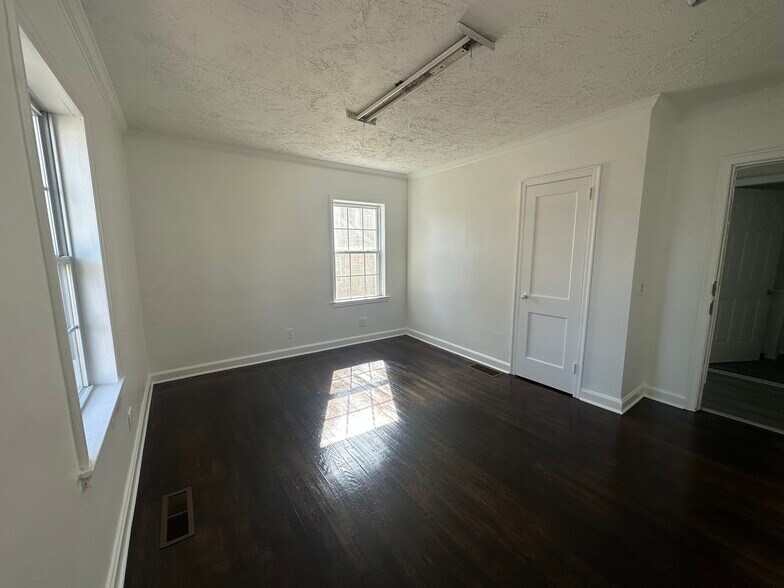 More Photos Of 4118 Clairmont Rd, Chamblee Medical For Sale