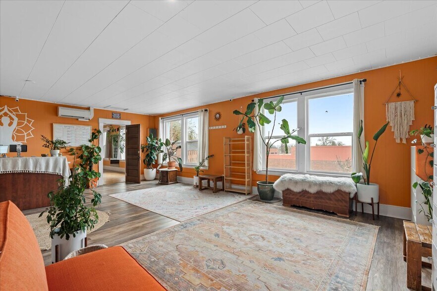 More Photos Of 2038 Pacific Ave, Forest Grove Storefront Retail Office For Sale