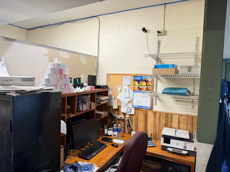 More Photos Of 3743 US Highway 9W, Highland Specialty For Sale
