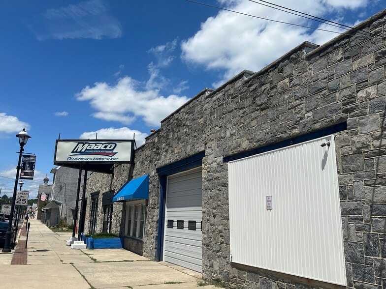 More Photos Of 25 W 4th St, Bridgeport Service For Lease
