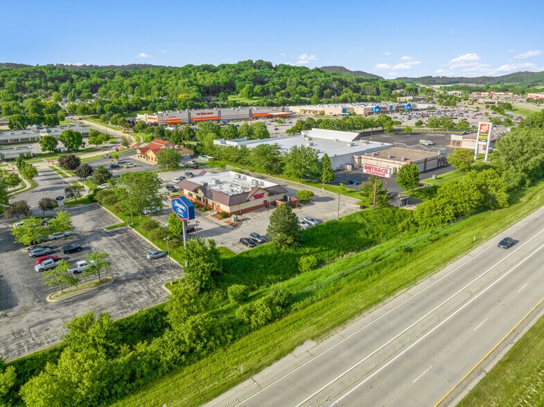 More Photos Of 311 Hampton Ct, Onalaska Restaurant For Sale