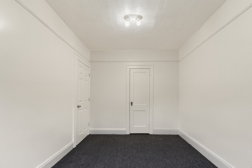 More Photos Of 17173 46th Ave, Flushing Storefront Retail Residential For Sale