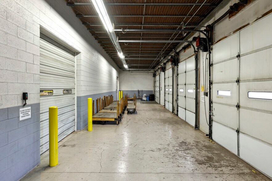 More Photos Of 2500 NE Kennedy St, Minneapolis Warehouse For Sale
