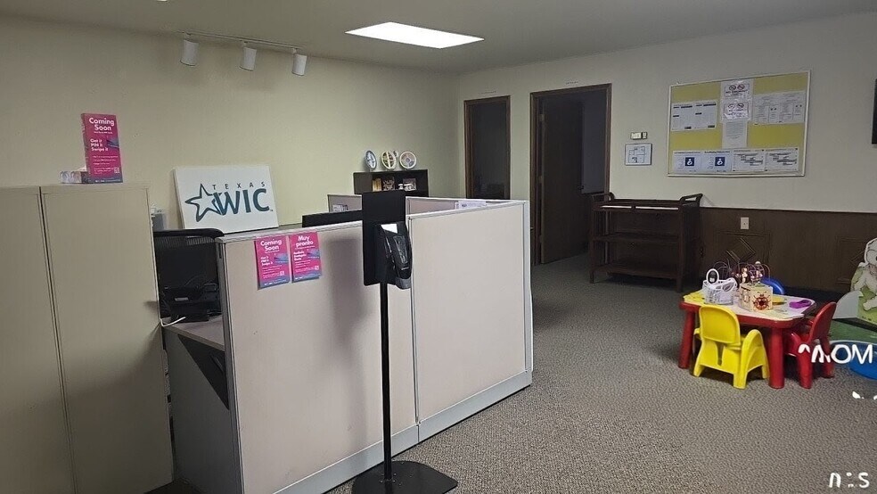 More Photos Of 212 N Church St, Jacksboro Warehouse For Sale