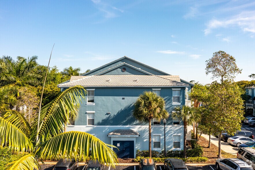 More Photos Of 3880 W Broward Blvd, Fort Lauderdale Apartments For Lease