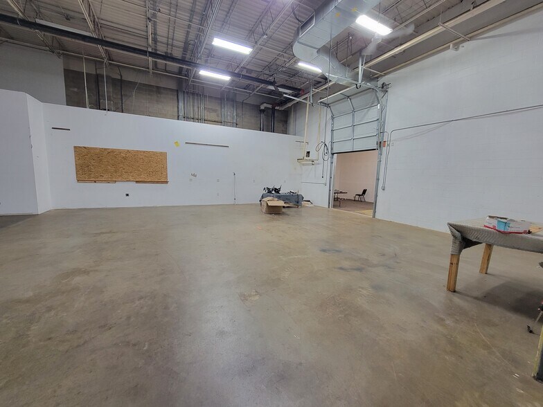 More Photos Of 3701 S Western Ave, Sioux Falls Warehouse For Lease
