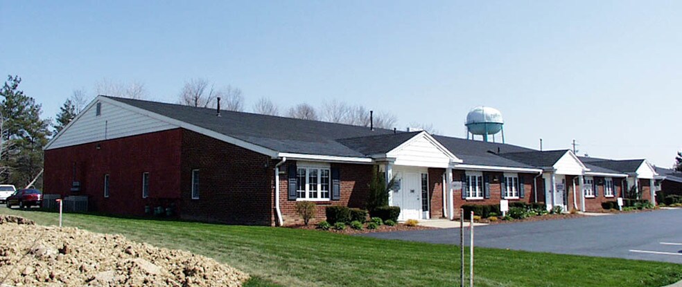 More Photos Of 1879-1899 E Aurora Rd, Twinsburg Light Manufacturing For Lease