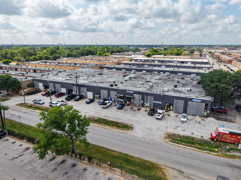 Primary Photo Of 6301-6335 Ashcroft Dr, Houston Showroom For Sale