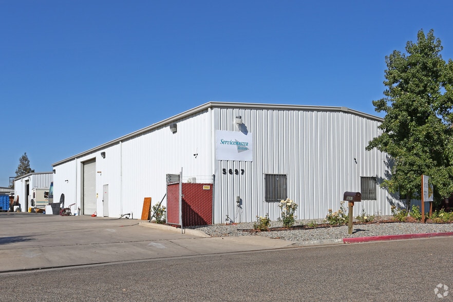 Primary Photo Of 5697 W San Madele Ave, Fresno Warehouse For Lease