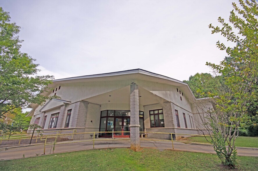 More Photos Of 1922 K M Wicker Memorial Dr, Sanford Medical For Lease