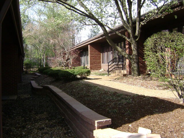 More Photos Of 9 The Pines Ct, Creve Coeur Office For Sale