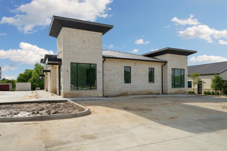 More Photos Of 420 N Kimball Ave, Southlake Medical For Lease