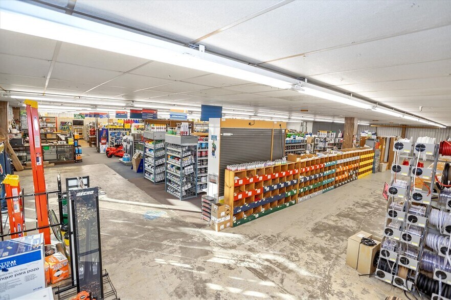More Photos Of 101 S US Highway 69, Huntington Department Store For Sale