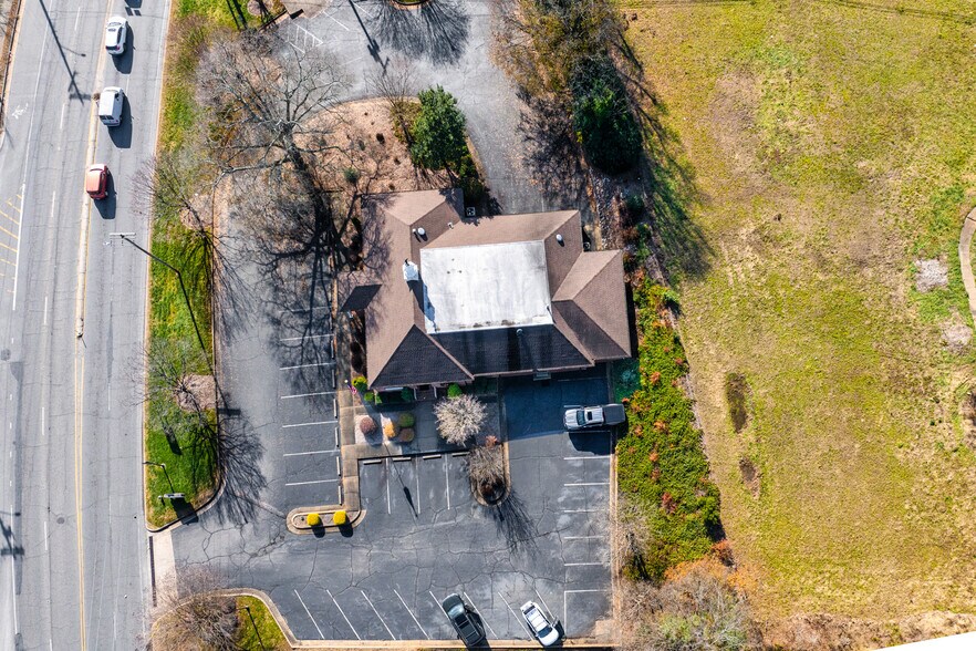 More Photos Of 824 S Dekalb St, Shelby Medical For Sale