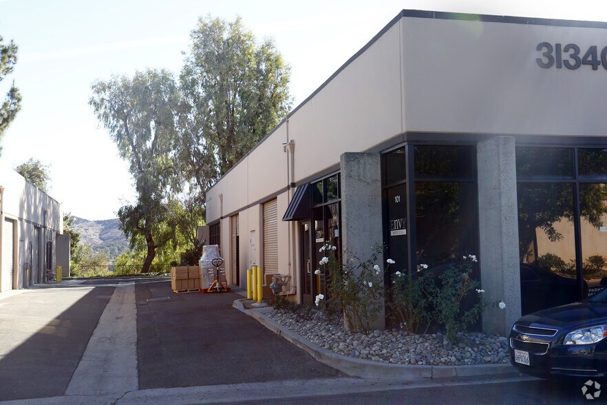 More Photos Of 31340 Via Colinas, Westlake Village Light Distribution For Lease