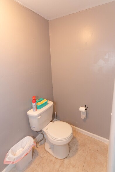 More Photos Of 3600 S Hanover St, Baltimore Storefront For Sale