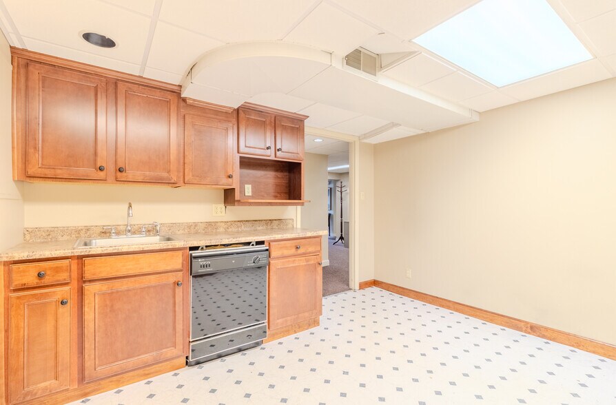 More Photos Of 2703 Mosside Blvd, Monroeville Medical For Lease