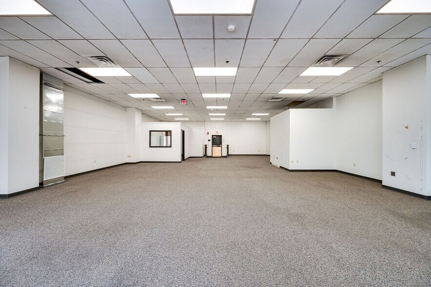 More Photos Of 722 Cherry St, Reading Storefront Retail Office For Lease