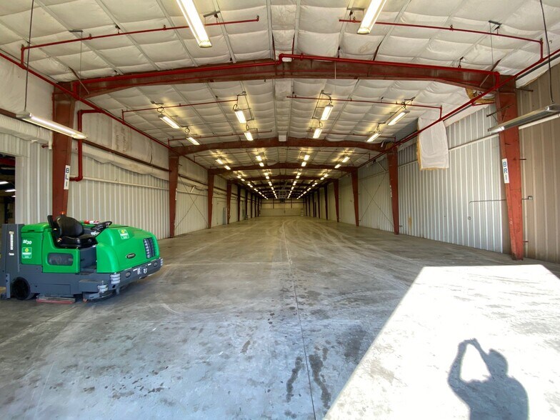 More Photos Of 2921 E 290 Rd, Grove Manufacturing For Lease