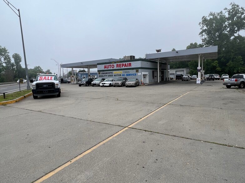 More Photos Of 5701 Maccorkle Ave, South Charleston Service Station For Sale