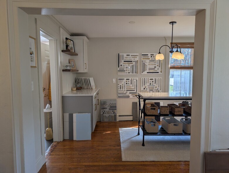 More Photos Of 6 Hilltop Rd, Mendham Freestanding For Lease