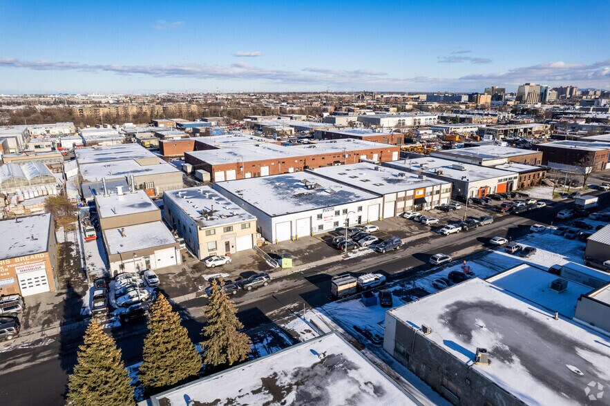More Photos Of 8295-8305 Creusot Rue, Montréal Warehouse For Sale