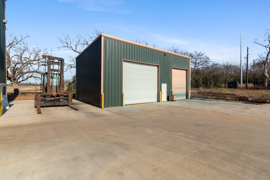 More Photos Of 8733 N State Highway 6, Bryan Industrial For Lease