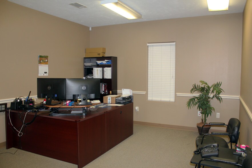 More Photos Of 15811 Tuckerton Rd, Houston Warehouse For Sale