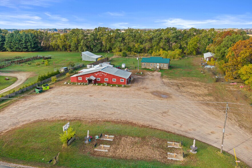 More Photos Of N4183 4th Ave, Hancock Bar For Sale