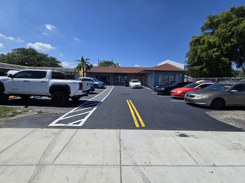 Primary Photo Of 2510 NW 19th St, Fort Lauderdale Freestanding For Sale