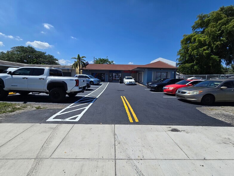 Primary Photo Of 2510 NW 19th St, Fort Lauderdale Freestanding For Sale