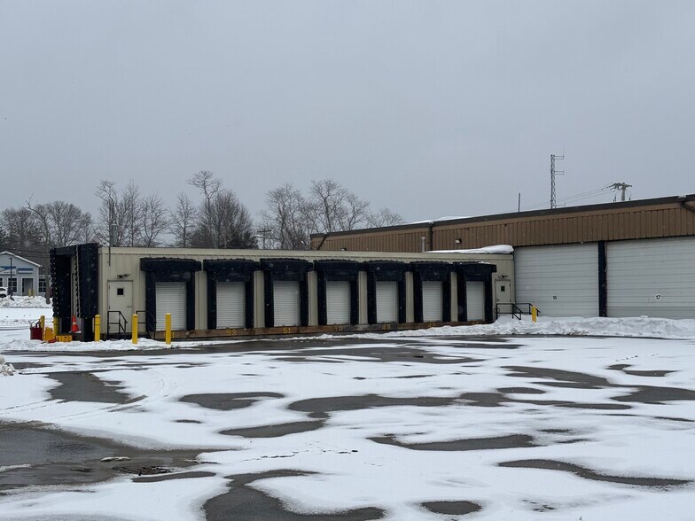 More Photos Of 48 Meetinghouse Ln, Sagamore Beach Distribution For Sale