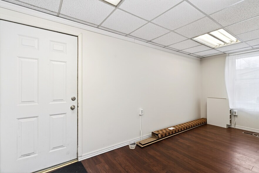 More Photos Of 5476 Broadway St, Lancaster Storefront Retail Residential For Sale