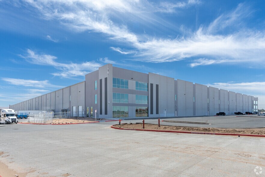 More Photos Of SEQ I-10 & 375 Loop, El Paso Unknown For Lease