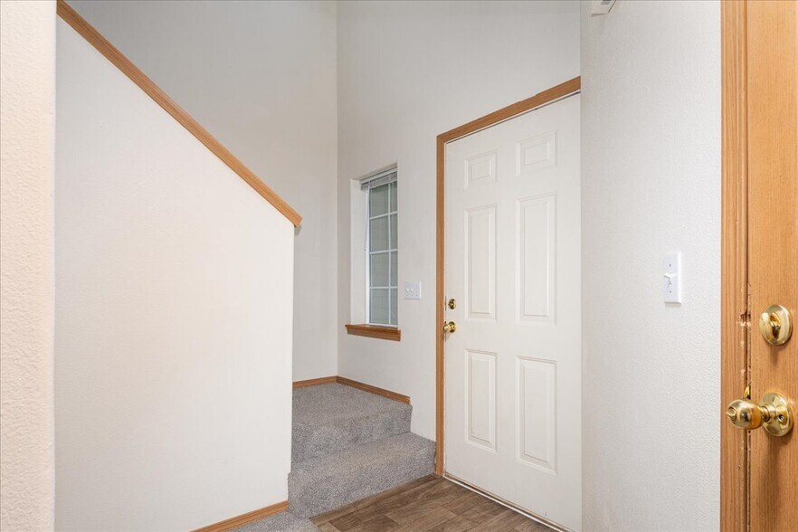 More Photos Of 4038-4048 SE Powell Valley Rd, Gresham Specialty For Sale