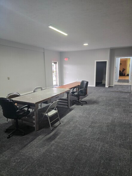 More Photos Of 433 Oberlin Rd, Elyria Storefront Retail Office For Sale