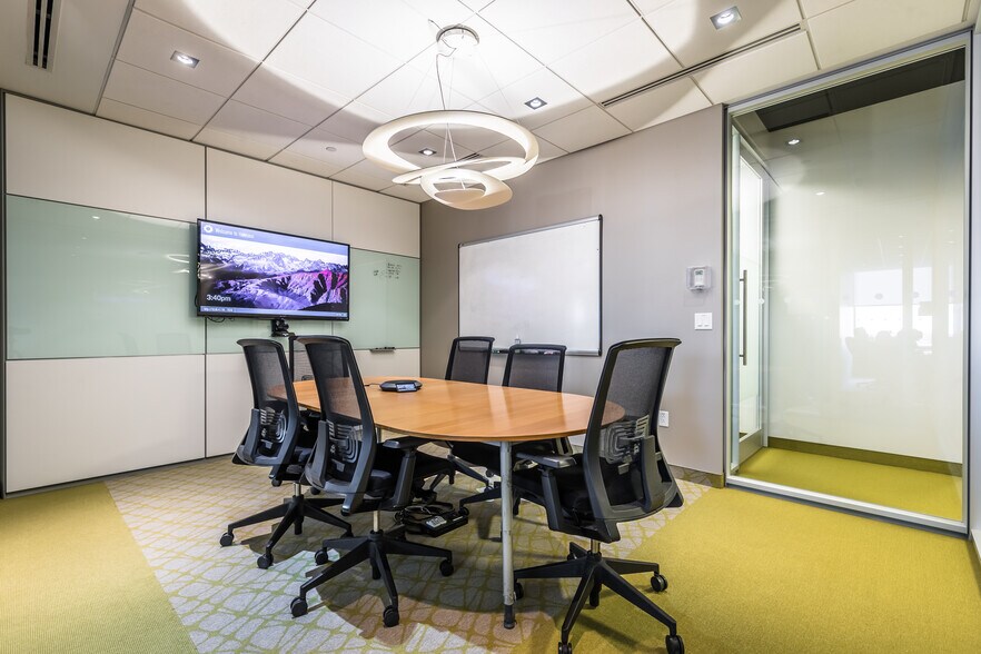 More Photos Of 2600 Boul Alfred-Nobel, Montréal Office For Lease