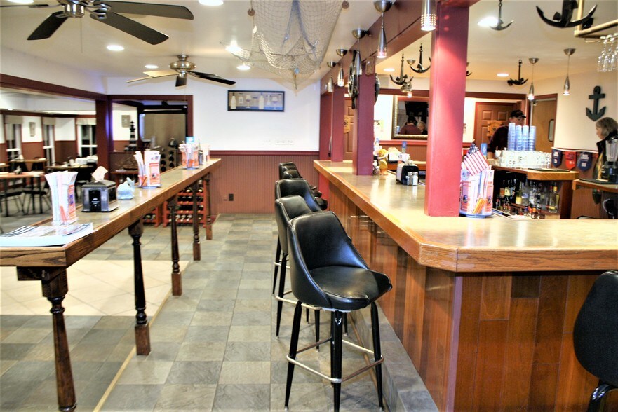 More Photos Of 10 Brick Row Ext, Athens Restaurant For Sale