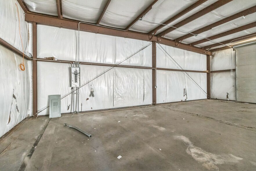 More Photos Of 17265 Darwin Ave, Hesperia Service For Lease