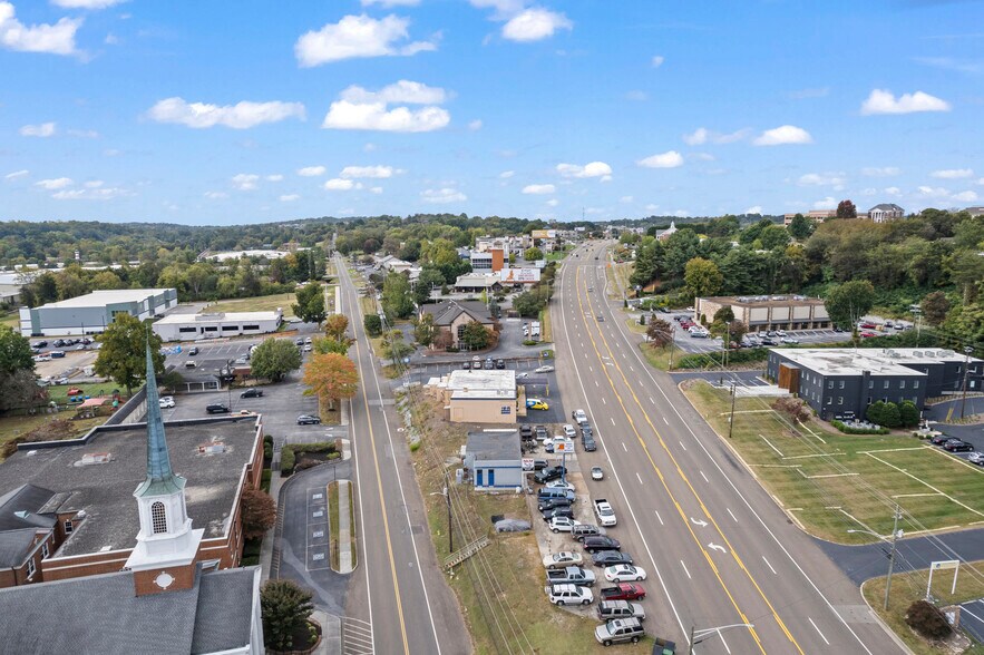 More Photos Of 6212 Kingston Pike, Knoxville Auto Repair For Sale