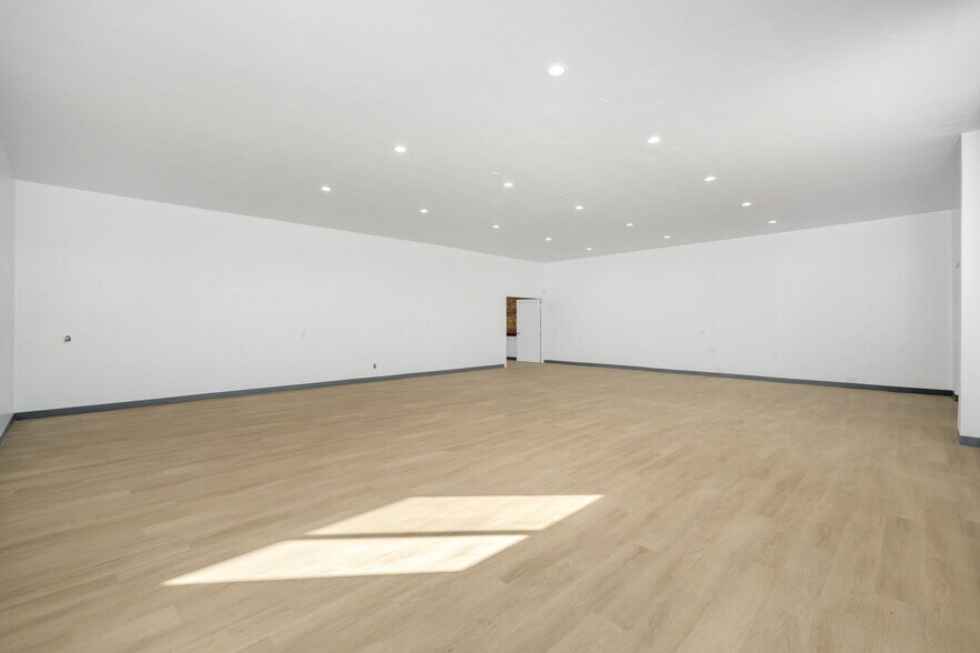 More Photos Of 570 N Towne Ave, Pomona Storefront Retail Office For Sale