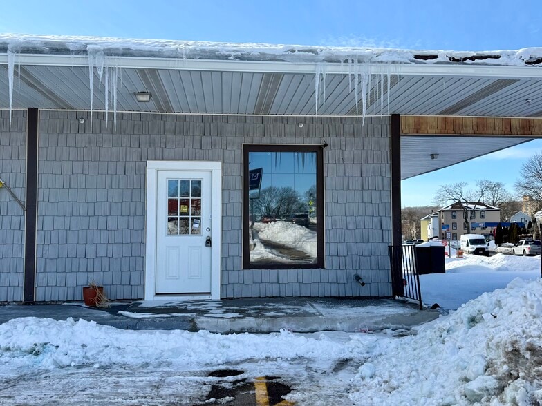 More Photos Of 118 Cambridge St, Worcester Unknown For Lease