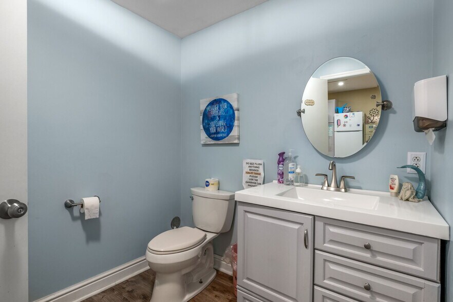 More Photos Of 1841 Universal Rd, Pittsburgh Office For Sale