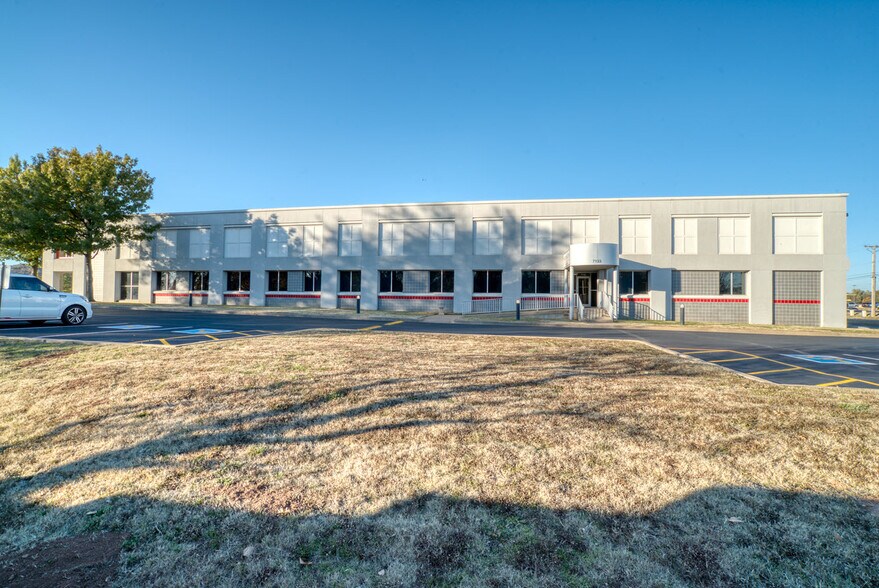 More Photos Of 7127-7133 Riverside Pky, Tulsa Office For Sale