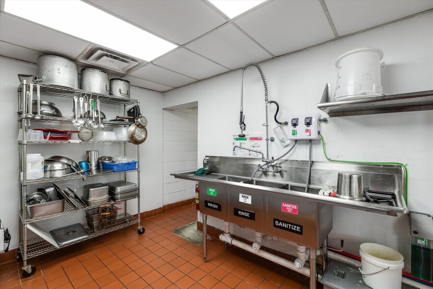 More Photos Of 18000 E 9 Mile Rd, Eastpointe Restaurant For Lease