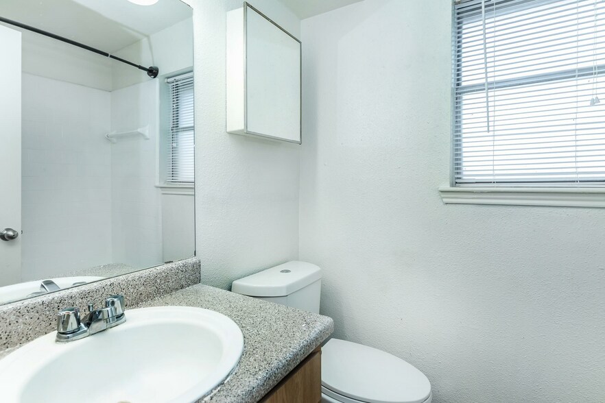 More Photos Of 8600 Theta St, Houston Apartments For Sale