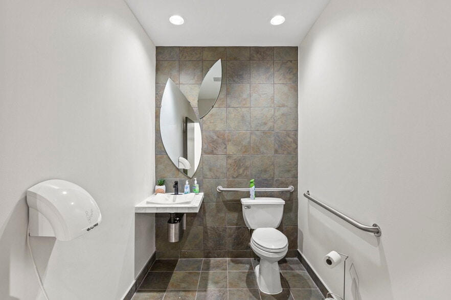 More Photos Of 14203 Park Center Dr, Laurel Office For Sale