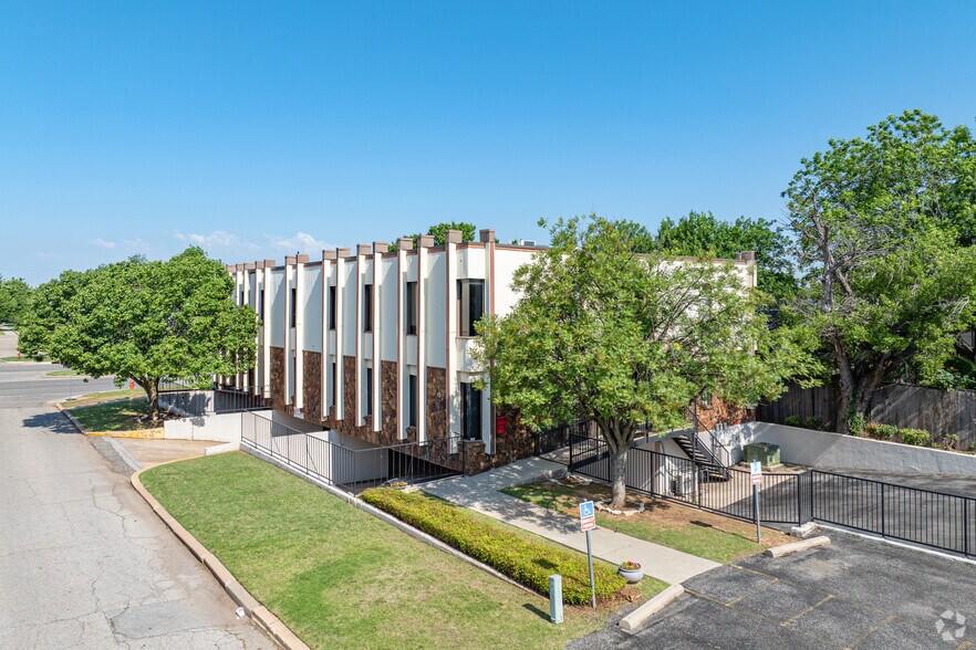 More Photos Of 4500 N Classen Blvd, Oklahoma City Office For Lease