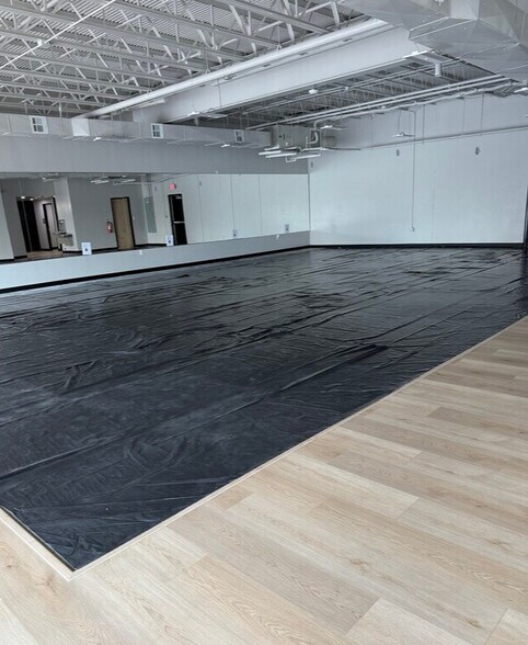 More Photos Of 18806 Noble Seven Ln, Sugar Land Storefront Retail Office For Lease