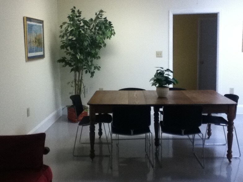 More Photos Of 1014-1020 Robeson St, Fayetteville Storefront Retail Office For Lease